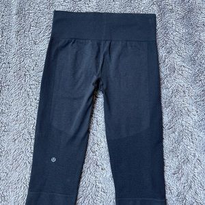 Lululemon Black Cropped Leggings Size 6